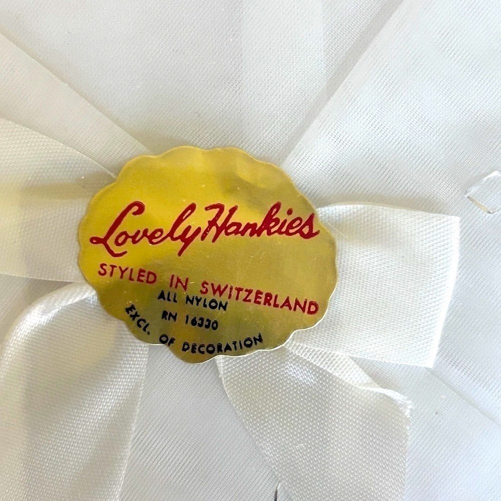 Vintage Switzerland Hankies Handmade Trimmed in Silver Thread Two Sheer … - Picture 5 of 9